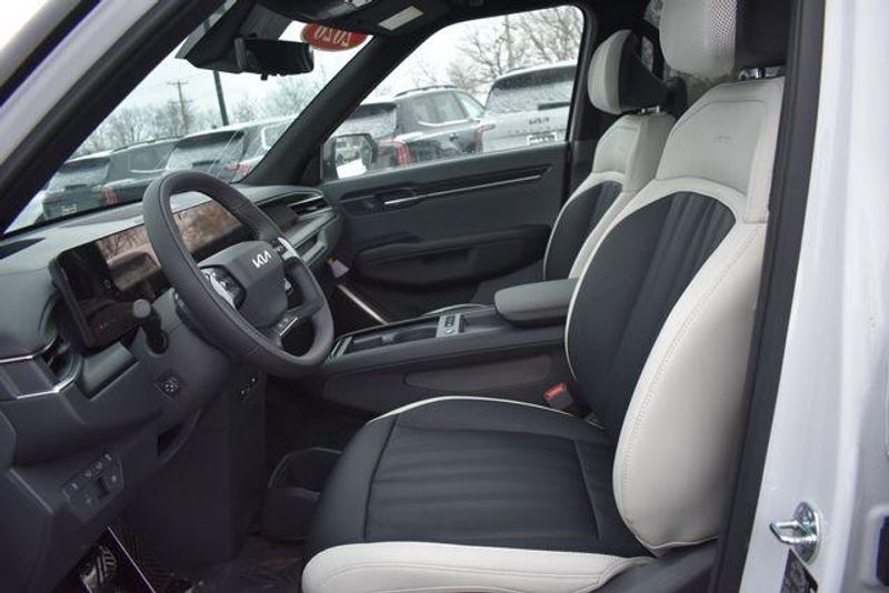 New 2026 Kia EV9 GT-LineImage 28