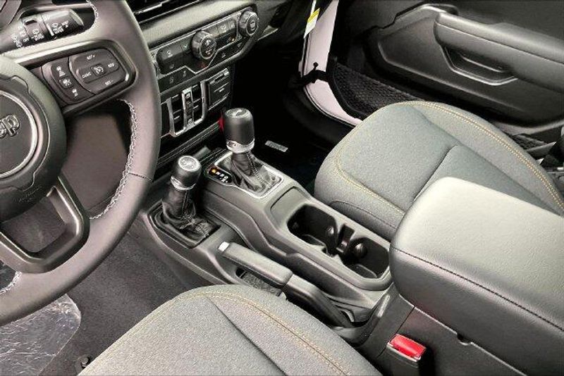 New 2027 Jeep Wrangler 4-door California EditionImage 7