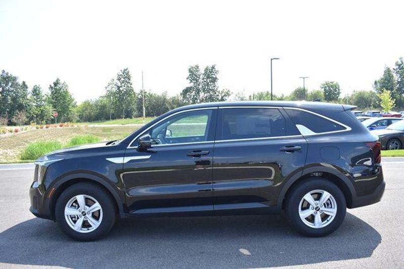 New 2025 Kia Sorento LXImage 7
