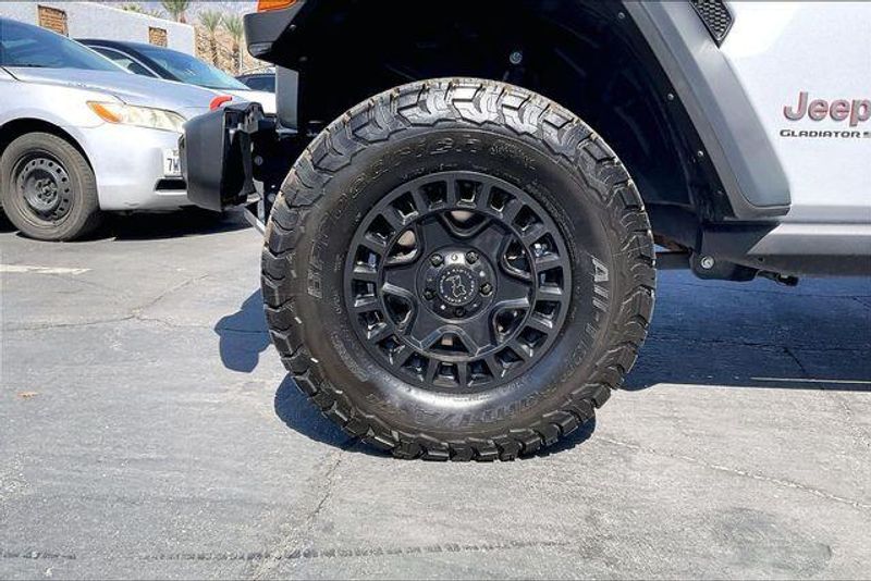 Used 2023 Jeep Gladiator MojaveImage 8