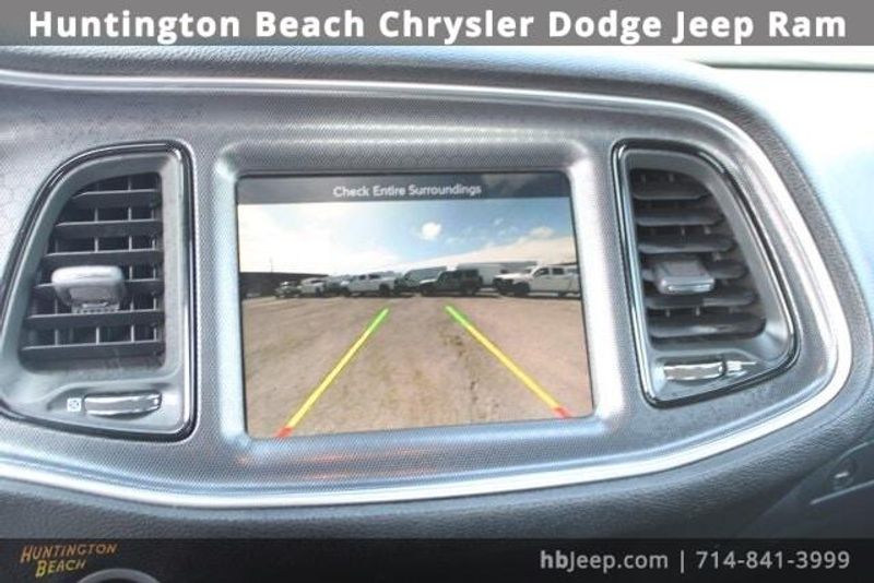 2015 Dodge Challenger SXTImage 29
