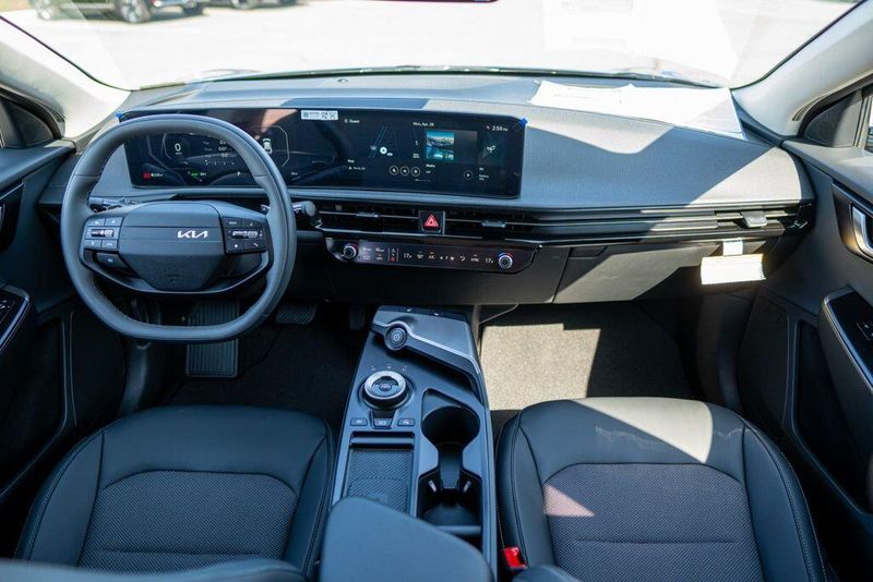 New 2025 Kia EV6 WindImage 12