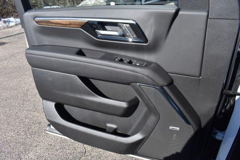 New 2026 Chevrolet Suburban High CountryImage 42