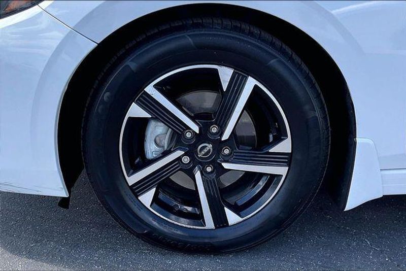Used 2025 Nissan Sentra SVImage 8