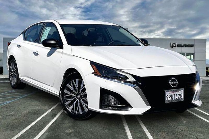 Used 2025 Nissan Altima 2.5 SVImage 12