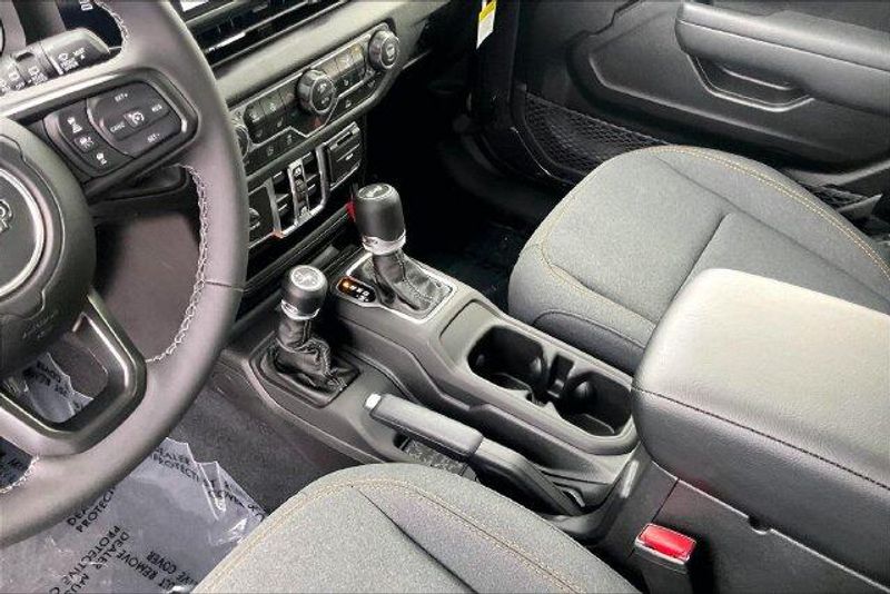 New 2026 Jeep Wrangler Unlimited 4-door SportImage 7