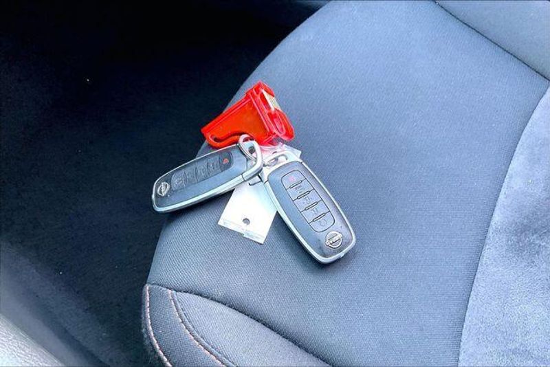 Used 2024 Nissan Sentra SRImage 11