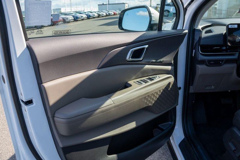 New 2026 Kia Carnival EXImage 9