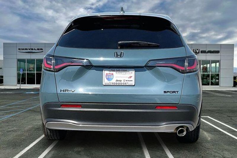 Used 2023 Honda HR-V SportImage 3