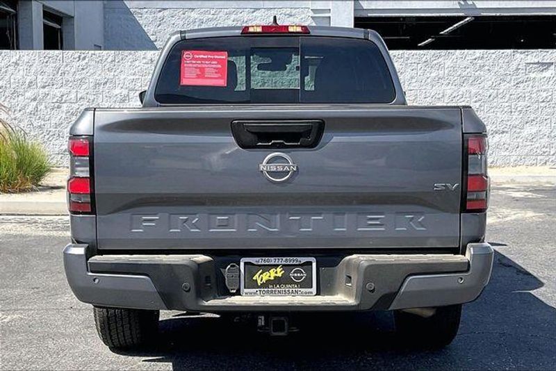 Used 2023 Nissan Frontier SVImage 3