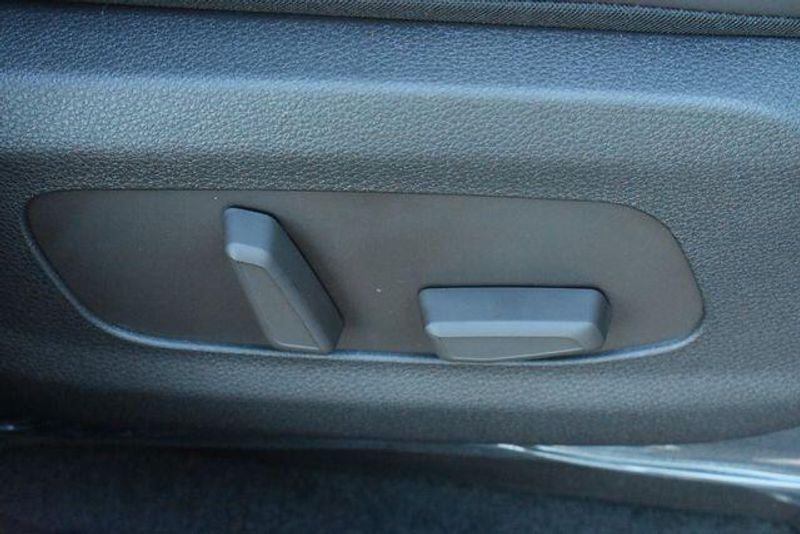 New 2026 Kia Carnival Hybrid EXImage 13