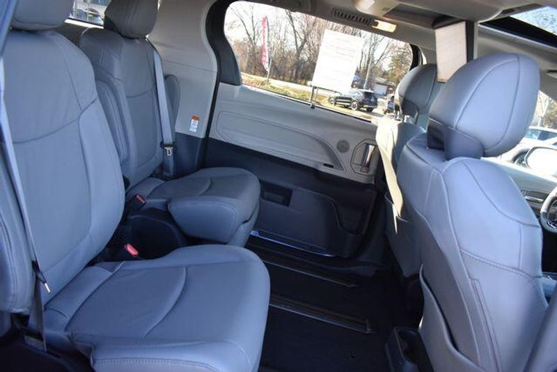 Used 2023 Toyota Sienna LimitedImage 15