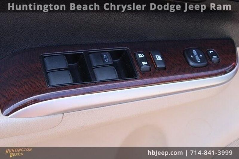 2014 Toyota Camry XLEImage 9
