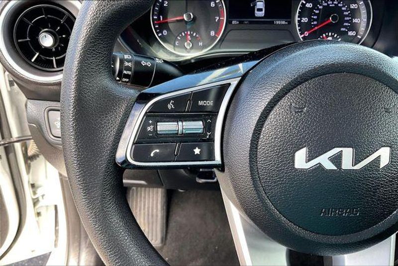 Used 2023 Kia Forte LXSImage 18