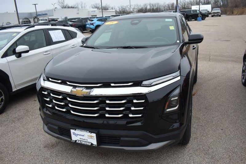Used 2025 Chevrolet Equinox LTImage 8