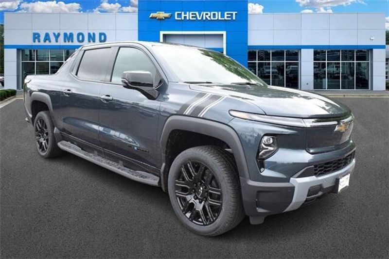 New 2026 Chevrolet Silverado EV LTImage 10
