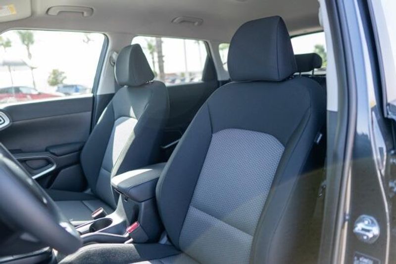 New 2025 Kia Soul LXImage 12