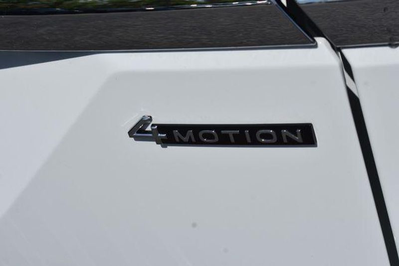 Used 2024 Volkswagen Atlas 2.0T SE w/TechnologyImage 15