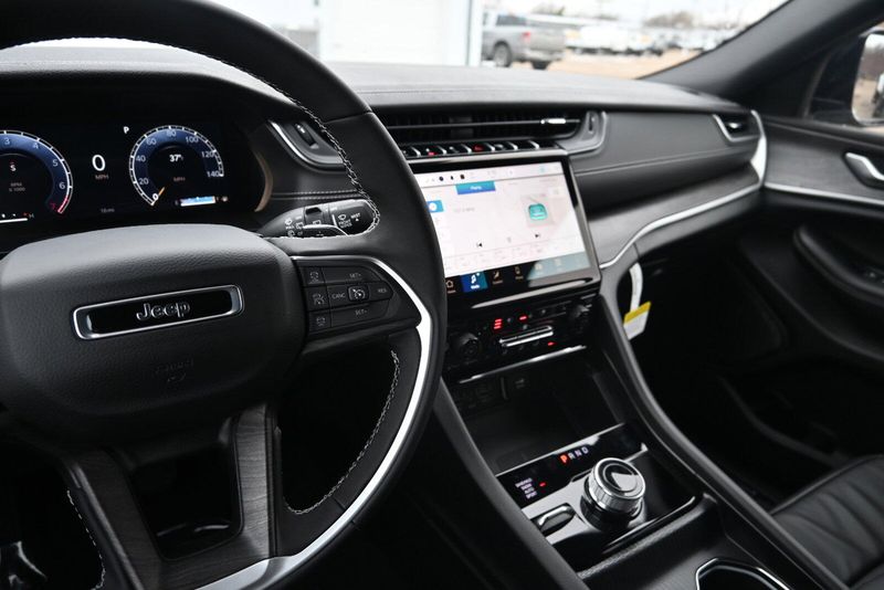 2025 Jeep Grand Cherokee L LimitedImage 36