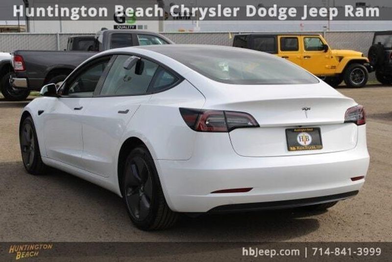 2023 Tesla Model 3 BaseImage 3