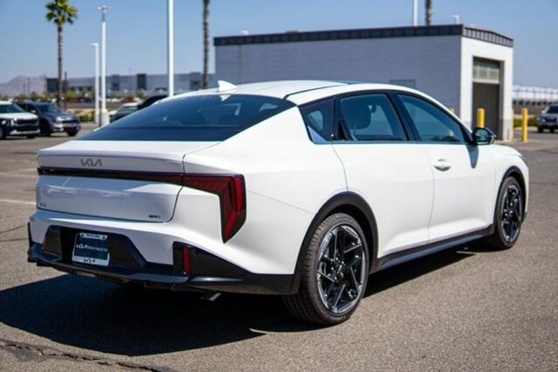 New 2025 Kia K4 GT-LineImage 7