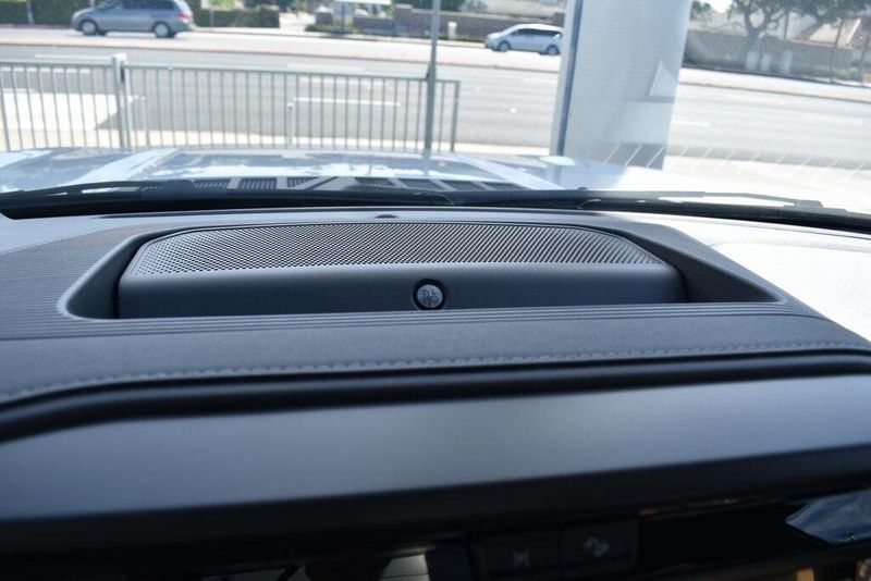 New 2025 Ford F-150 LariatImage 26