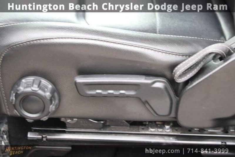 2022 Jeep Wrangler Unlimited Sahara 4xeImage 39