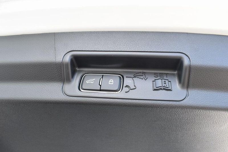 New 2025 Ford Explorer STImage 7