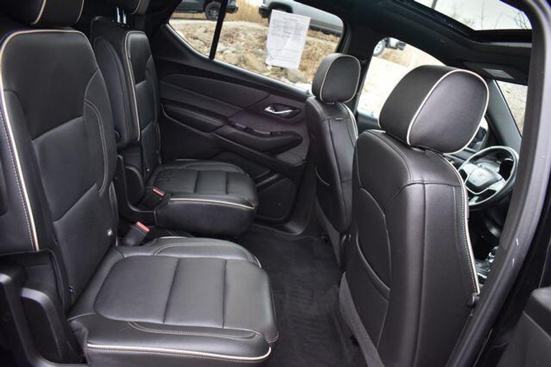 Used 2023 Chevrolet Traverse PremierImage 17