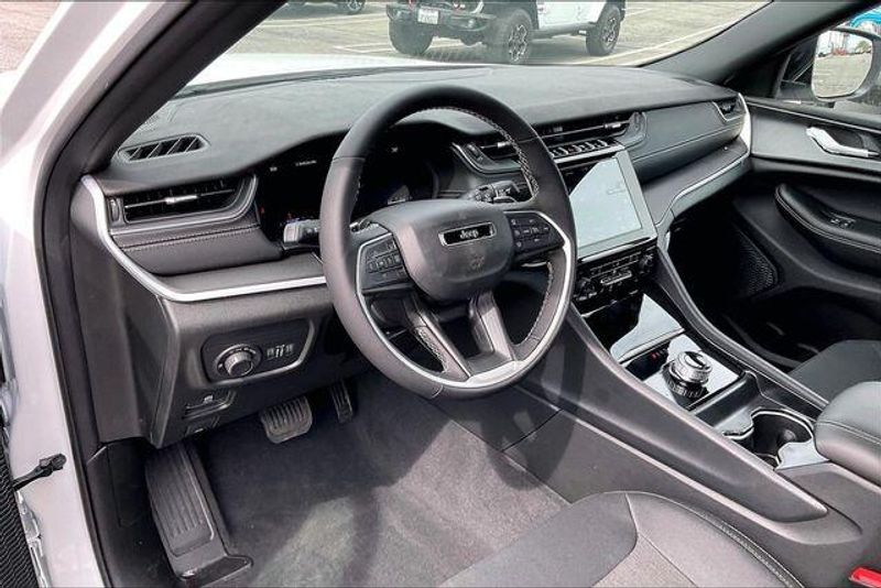 New 2026 Jeep Grand Cherokee Laredo X 4x4Image 6