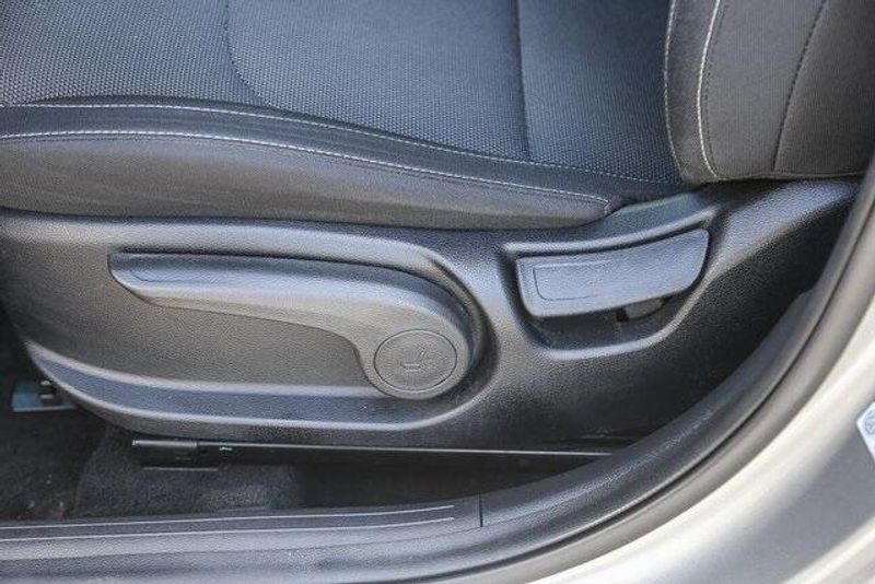 2022 Kia Forte LXSImage 21