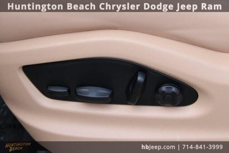 2022 Porsche Cayenne Platinum EditionImage 34