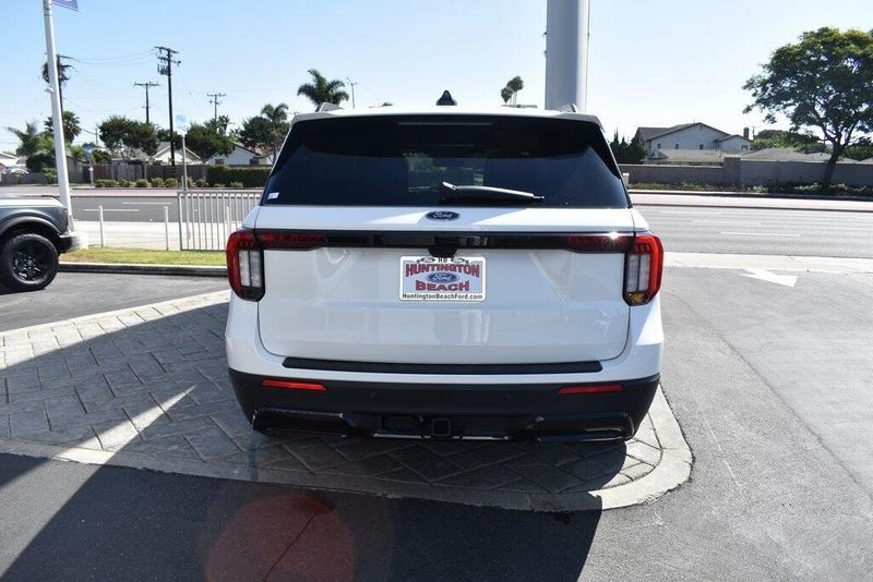New 2025 Ford Explorer ST-LineImage 7