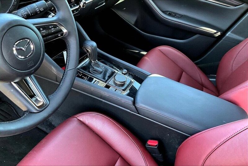 2024 Mazda Mazda3 2.5 S Carbon EditionImage 10