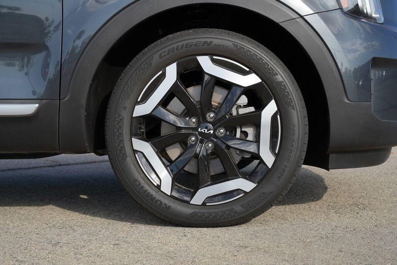 Used 2024 Kia Telluride LXImage 9