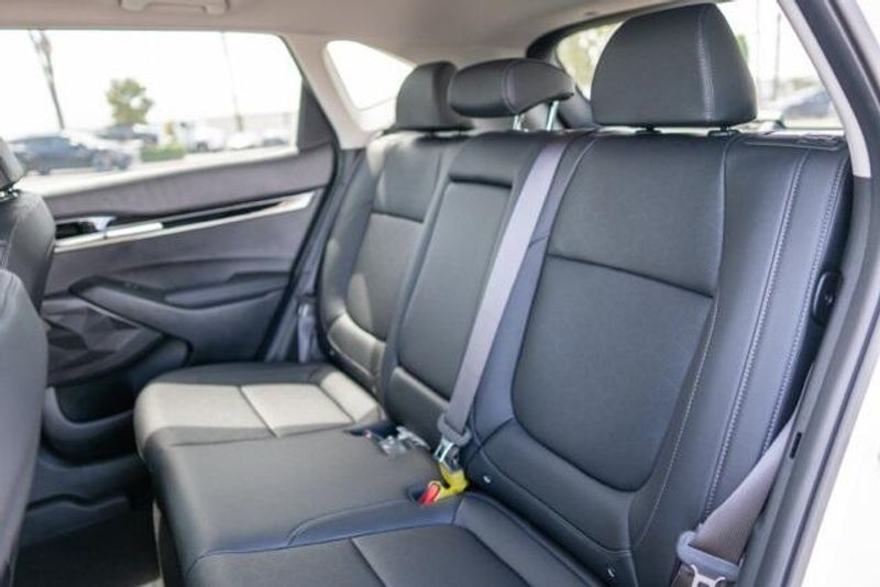2025 Kia Seltos EXImage 11