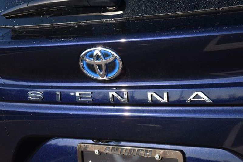 Used 2023 Toyota Sienna LimitedImage 19