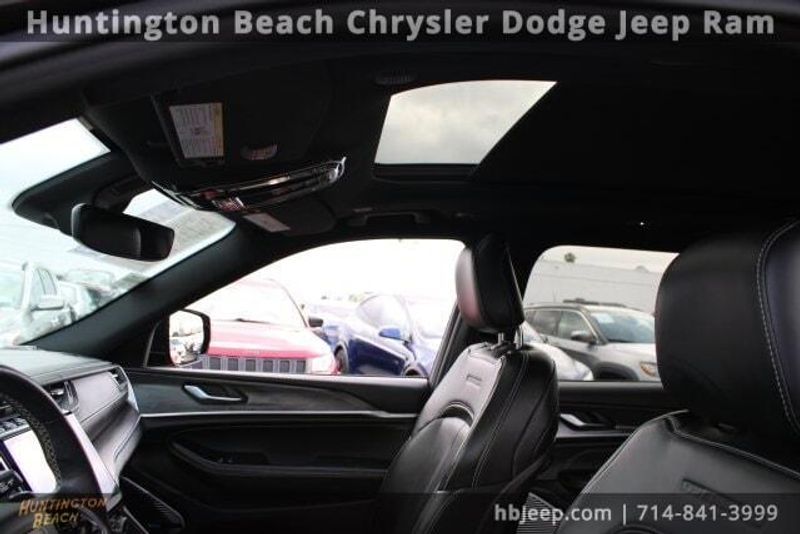 2021 Jeep Grand Cherokee L OverlandImage 32