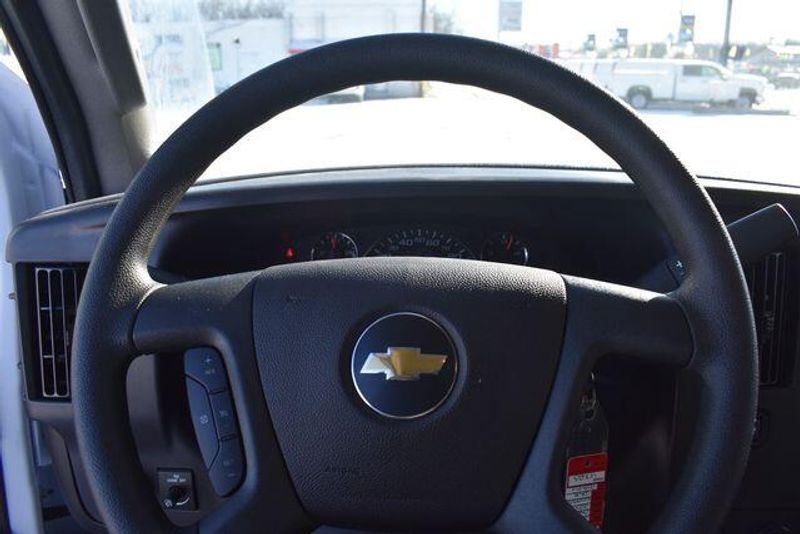 New 2025 Chevrolet Express 2500 Work VanImage 24