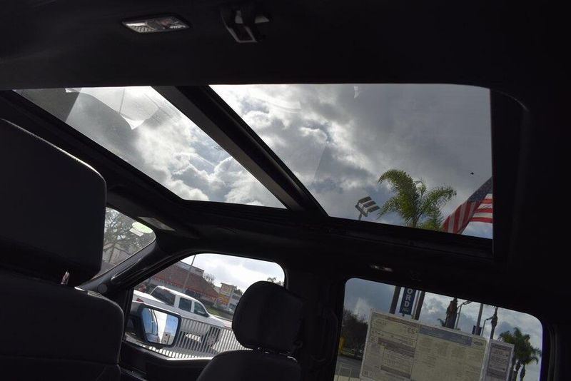2025 Ford F-150 PlatinumImage 14