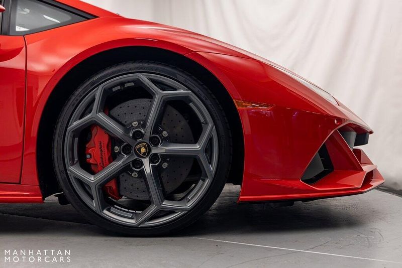 2023 Lamborghini Huracan EVO BaseImage 9