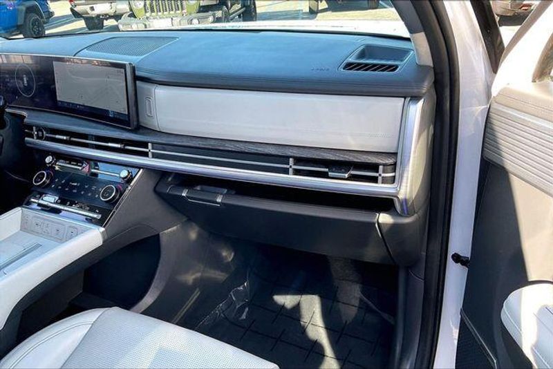 Used 2024 Hyundai Santa Fe CalligraphyImage 16