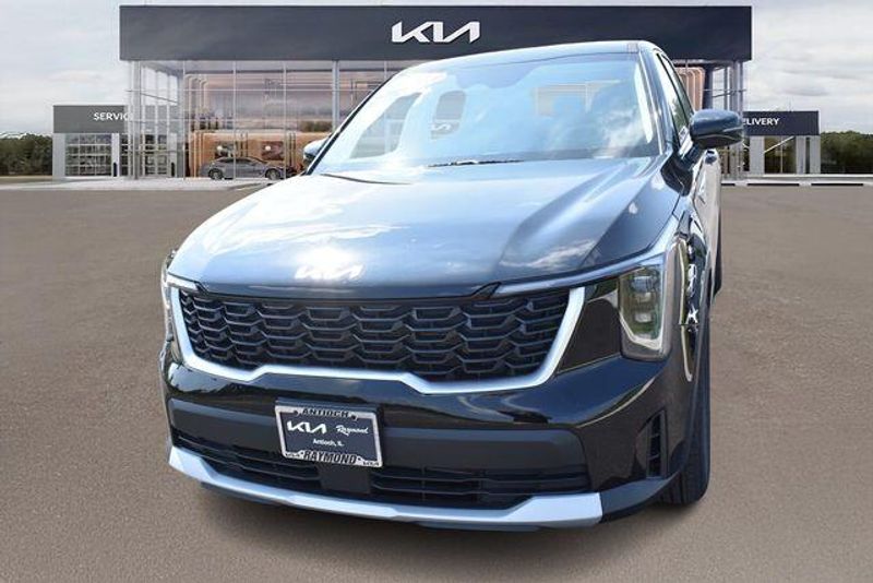 New 2025 Kia Sorento LXImage 8