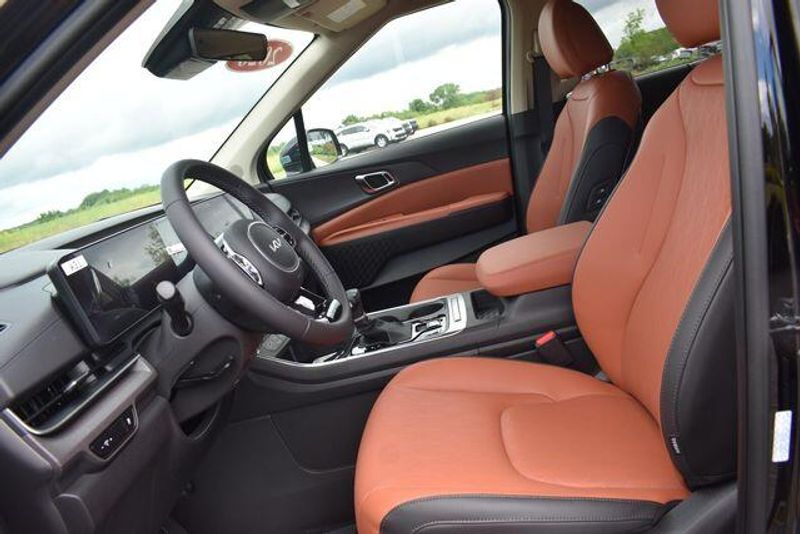 New 2026 Kia Carnival EXImage 24