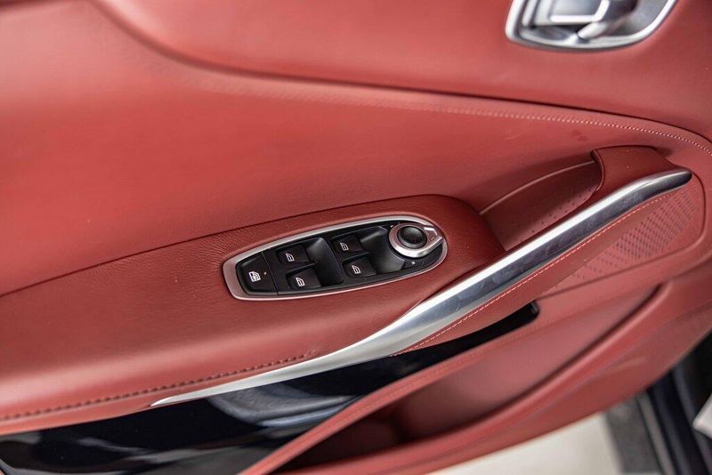 2021 Aston Martin DBX AM8 photo 30