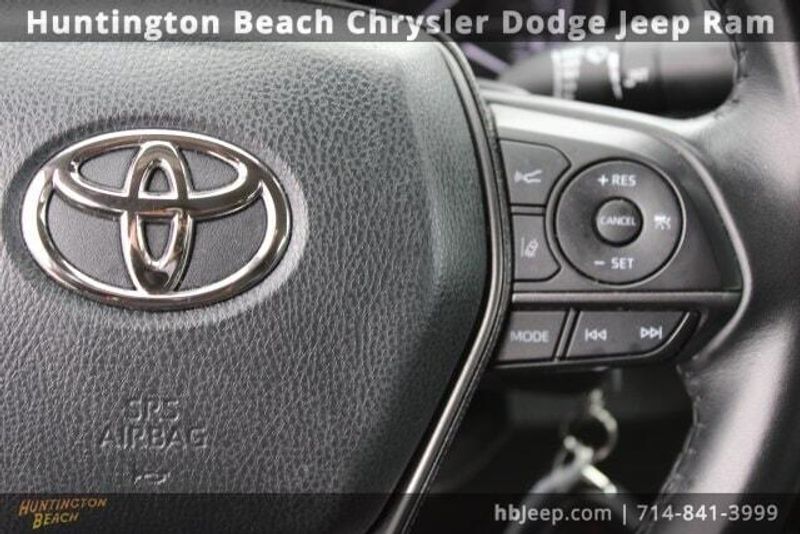 2023 Toyota Camry SEImage 18