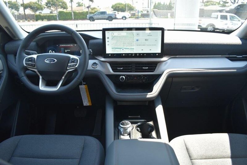 New 2025 Ford Explorer ActiveImage 12