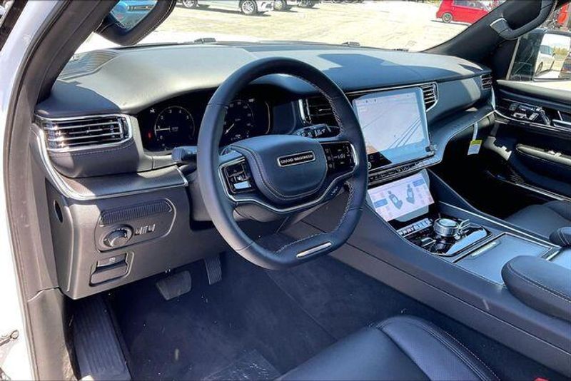 2026 Jeep Grand Wagoneer L Summit Obsidian 4x4Image 6