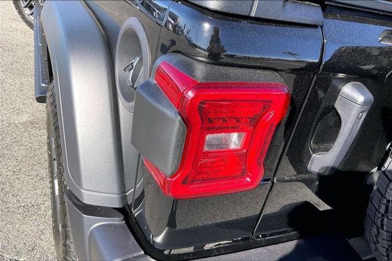 New 2026 Jeep Wrangler 4-door Sport SImage 12