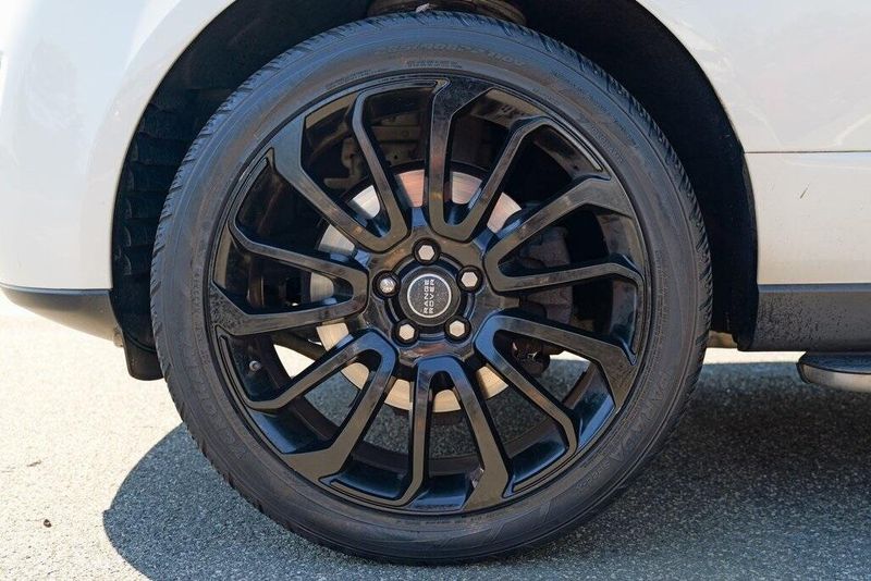 2016 Land Rover Range Rover SuperCharged photo 10